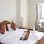 Omni Syncate Suites