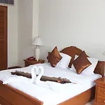 Omni Syncate Suites